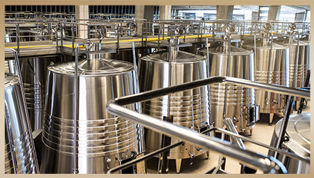 Stainless steel tanks for aging wine